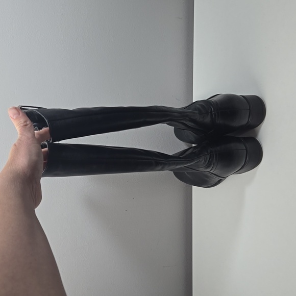 Clarks Tall Leather Zippered Black Boots - Picture 4 of 12